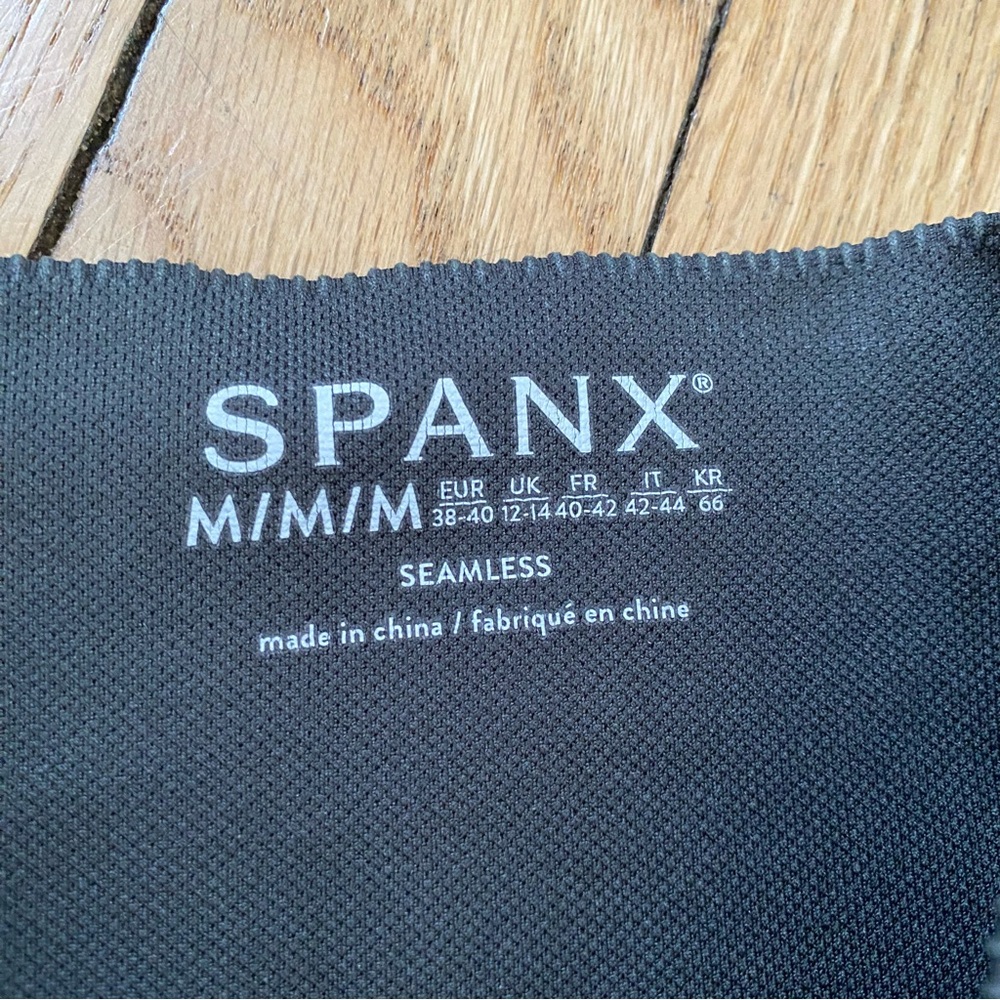 Spanx Leggings Womens M Seamless Green Gray Ribbed 25” Athletic Yoga Shaping - Picture 3 of 8